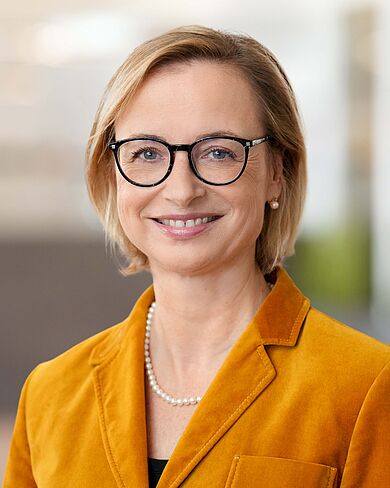 Portrait of Ulrike Riedel, Labor Relations Director BLG Logistics Group AG & Co.